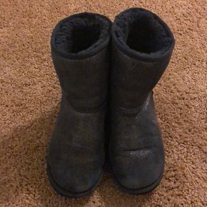 Uggs, sparkle blue size 4, show signs of wear